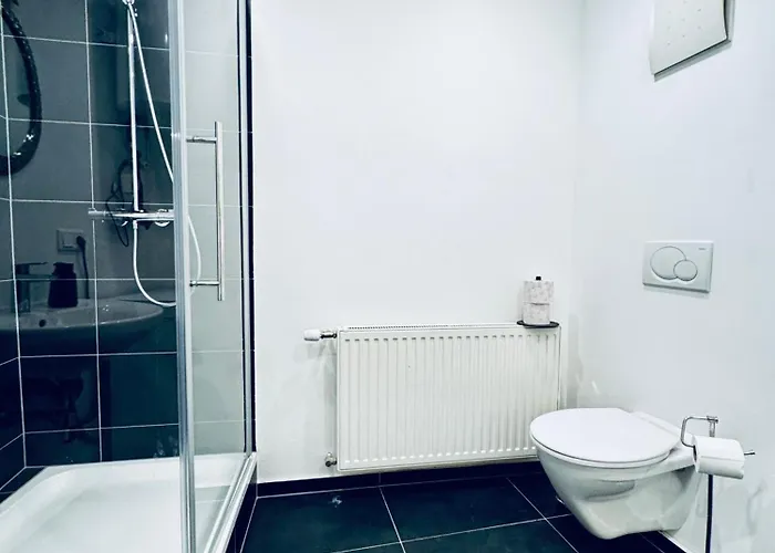 Comfortable 5br Near Kaufpark Alterlaa *