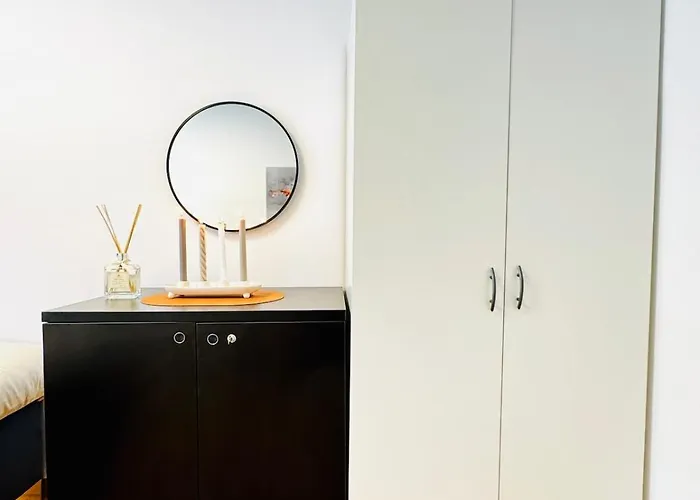 Comfortable 5br Near Kaufpark Alterlaa Apartment Vienna