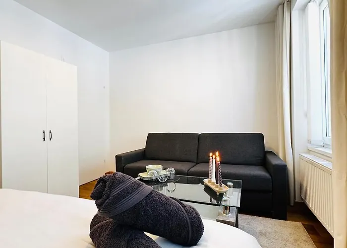 Comfortable 5br Near Kaufpark Alterlaa Vienna