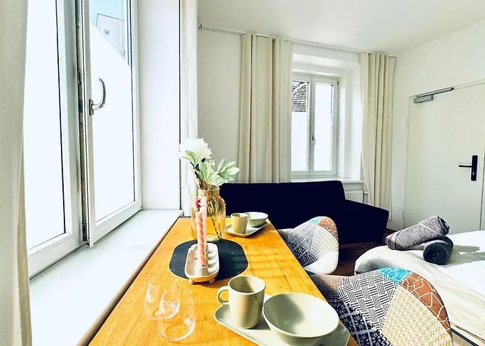 Comfortable 5br Near Kaufpark Alterlaa Apartment Vienna