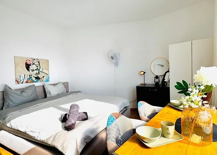 Apartment Comfortable 5br Near Kaufpark Alterlaa