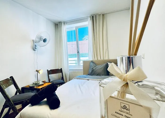 Apartment Comfortable 5br Near Kaufpark Alterlaa *