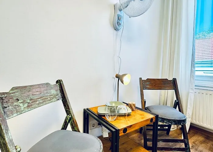 Apartment Comfortable 5br Near Kaufpark Alterlaa Vienna