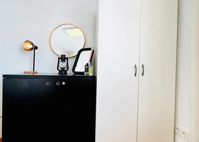 Comfortable 5br Near Kaufpark Alterlaa *