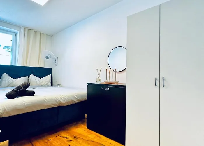 Comfortable 5br Near Kaufpark Alterlaa Vienna