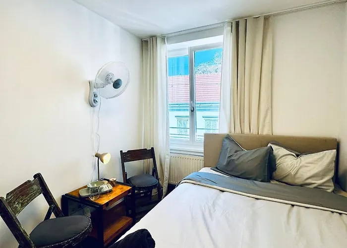 Comfortable 5br Near Kaufpark Alterlaa Apartment