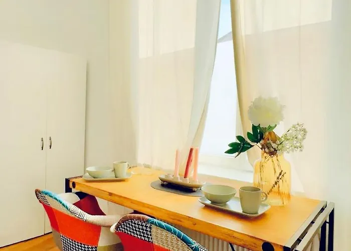 Apartment Comfortable 5br Near Kaufpark Alterlaa