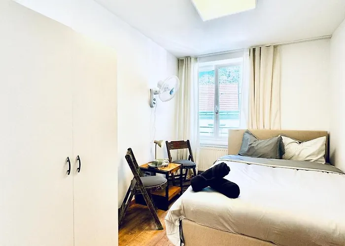 Comfortable 5br Near Kaufpark Alterlaa Apartment *