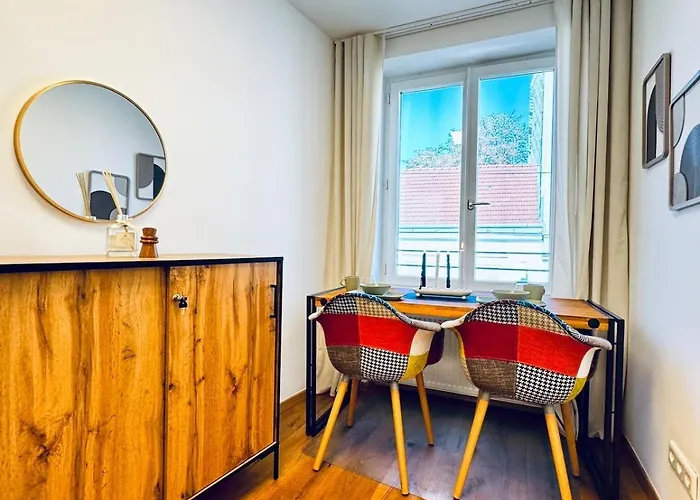 Comfortable 5br Near Kaufpark Alterlaa Apartment